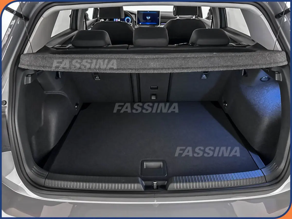 Volkswagen Golf nuova a Milano (12)