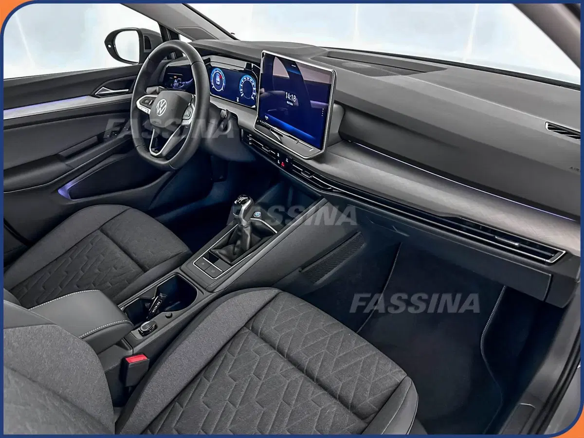 Volkswagen Golf nuova a Milano (13)