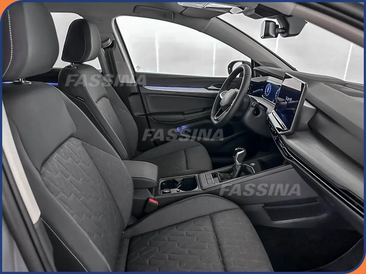 Volkswagen Golf nuova a Milano (14)