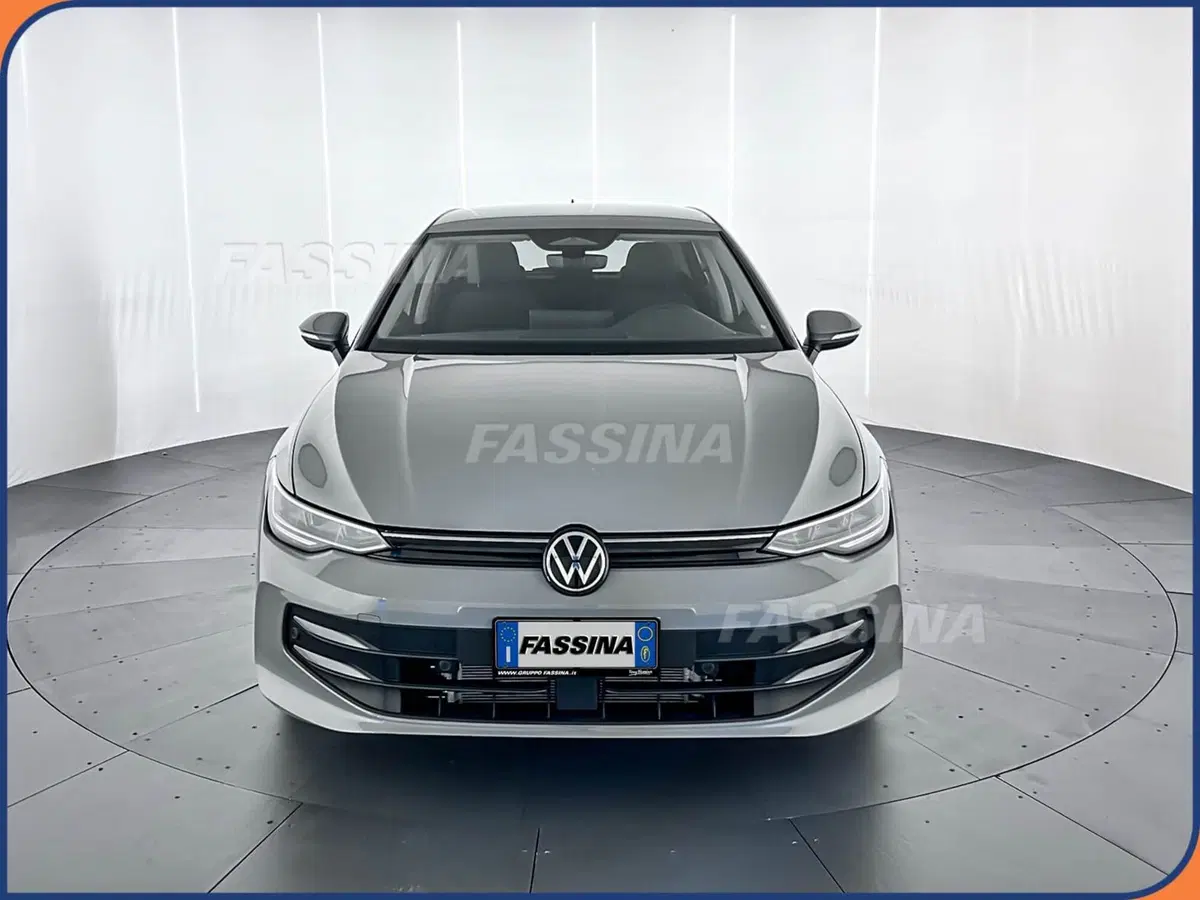 Volkswagen Golf nuova a Milano (2)