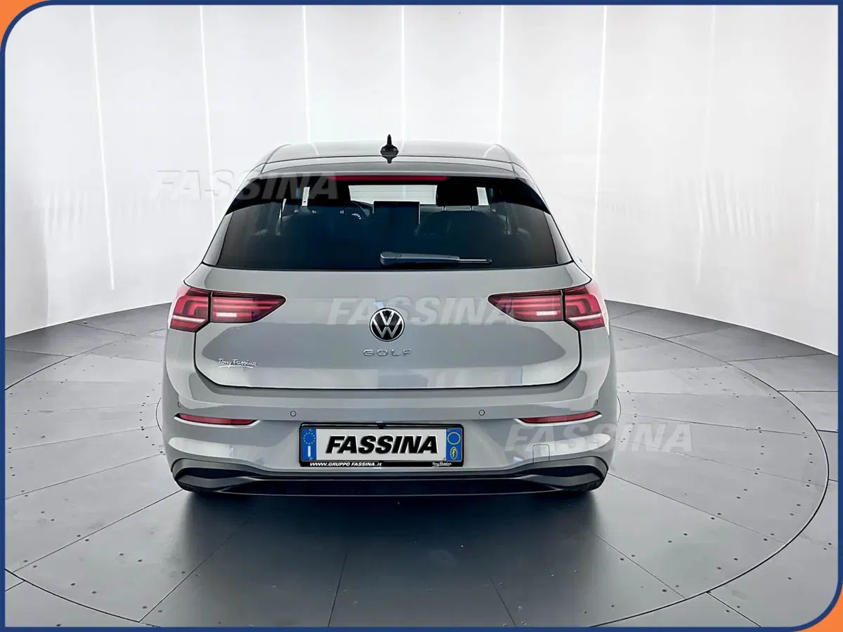 Volkswagen Golf nuova a Milano (5)