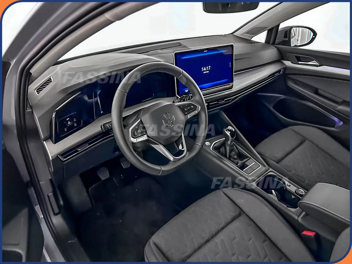 Volkswagen Golf nuova a Milano (9)