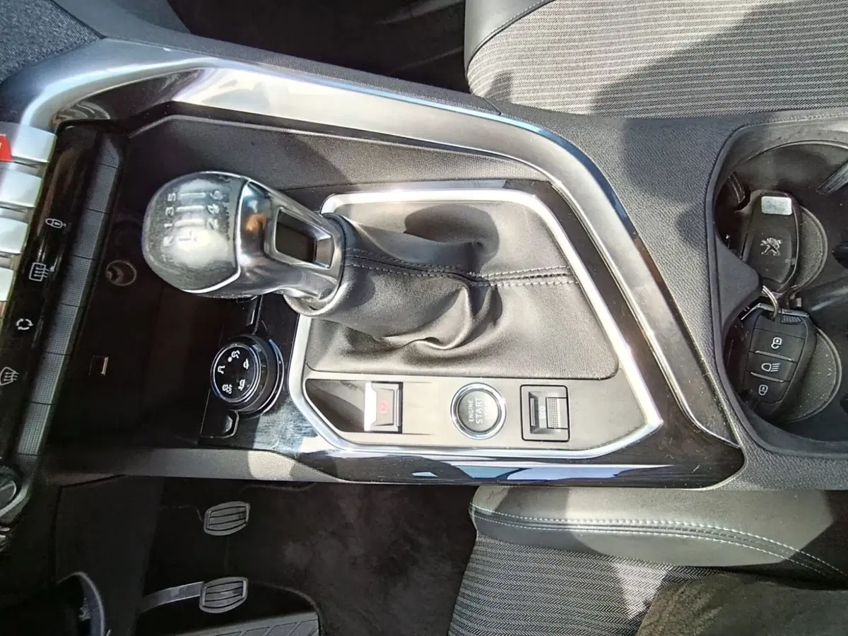 Peugeot 3008 usata a Massa-Carrara (13)