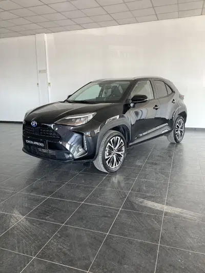 Toyota Yaris Cross 1.5 Hybrid 5p. E-CVT Lounge del 2022 usata a San Severo