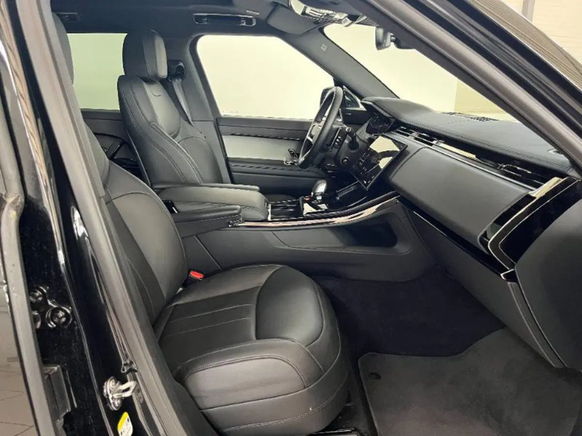 Land Rover Range Rover Sport usata a Venezia (11)