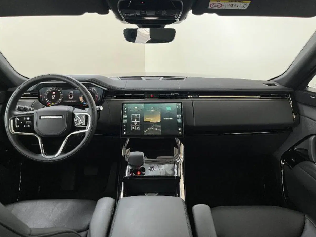 Land Rover Range Rover Sport usata a Venezia (12)