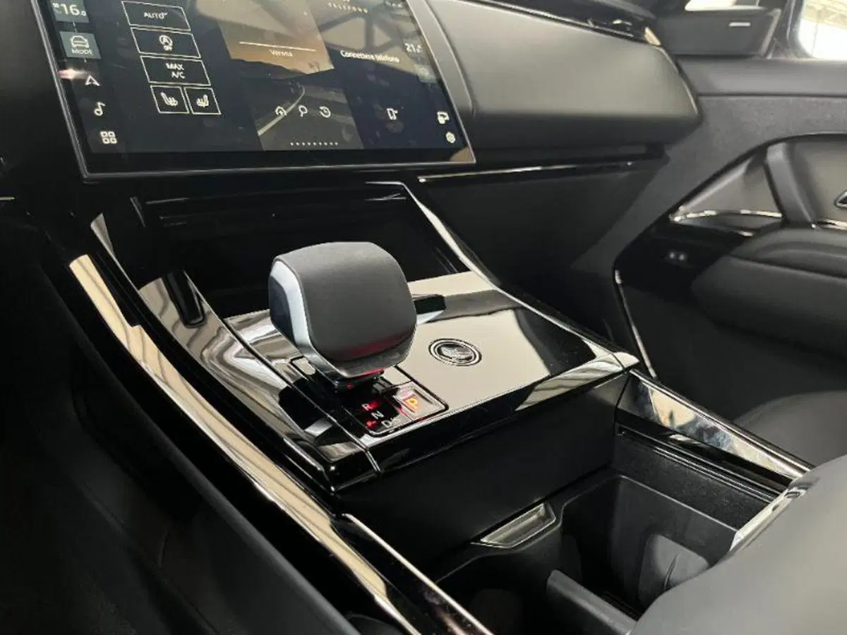 Land Rover Range Rover Sport usata a Venezia (14)