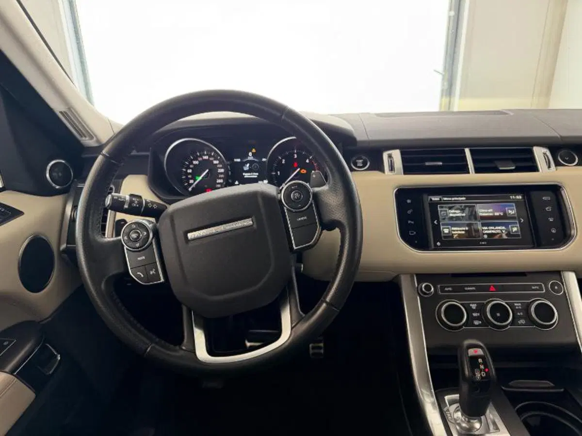 Land Rover Range Rover Sport usata a Venezia (9)