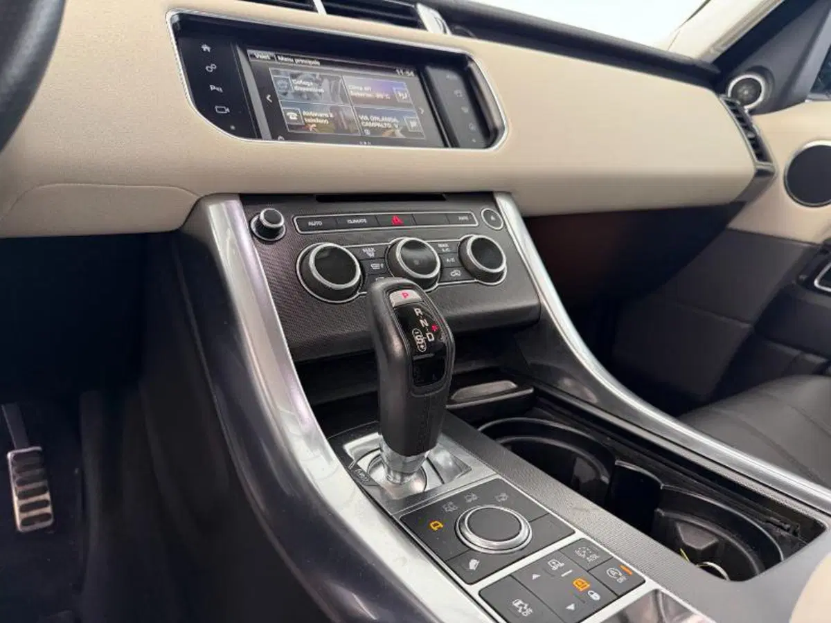 Land Rover Range Rover Sport usata a Venezia (12)