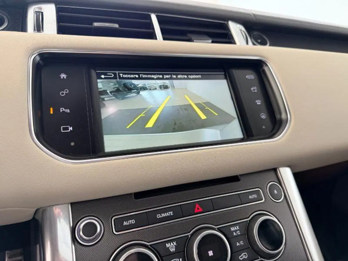 Land Rover Range Rover Sport usata a Venezia (13)