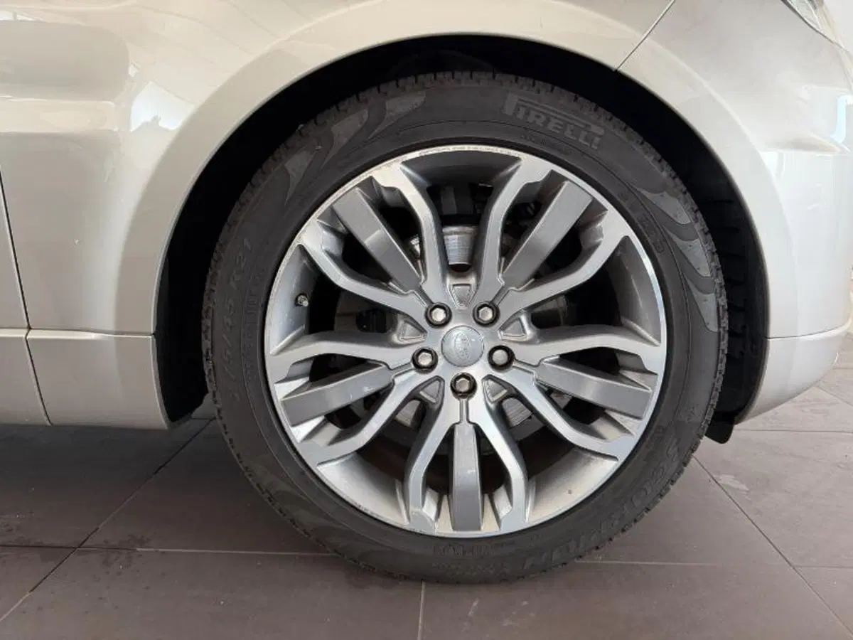 Land Rover Range Rover Sport usata a Venezia (4)