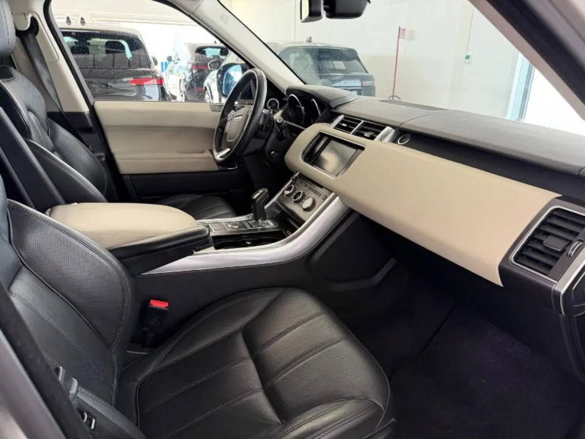 Land Rover Range Rover Sport usata a Venezia (8)