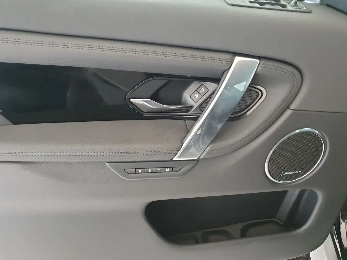 Land Rover Discovery Sport usata a Monza e Brianza (16)