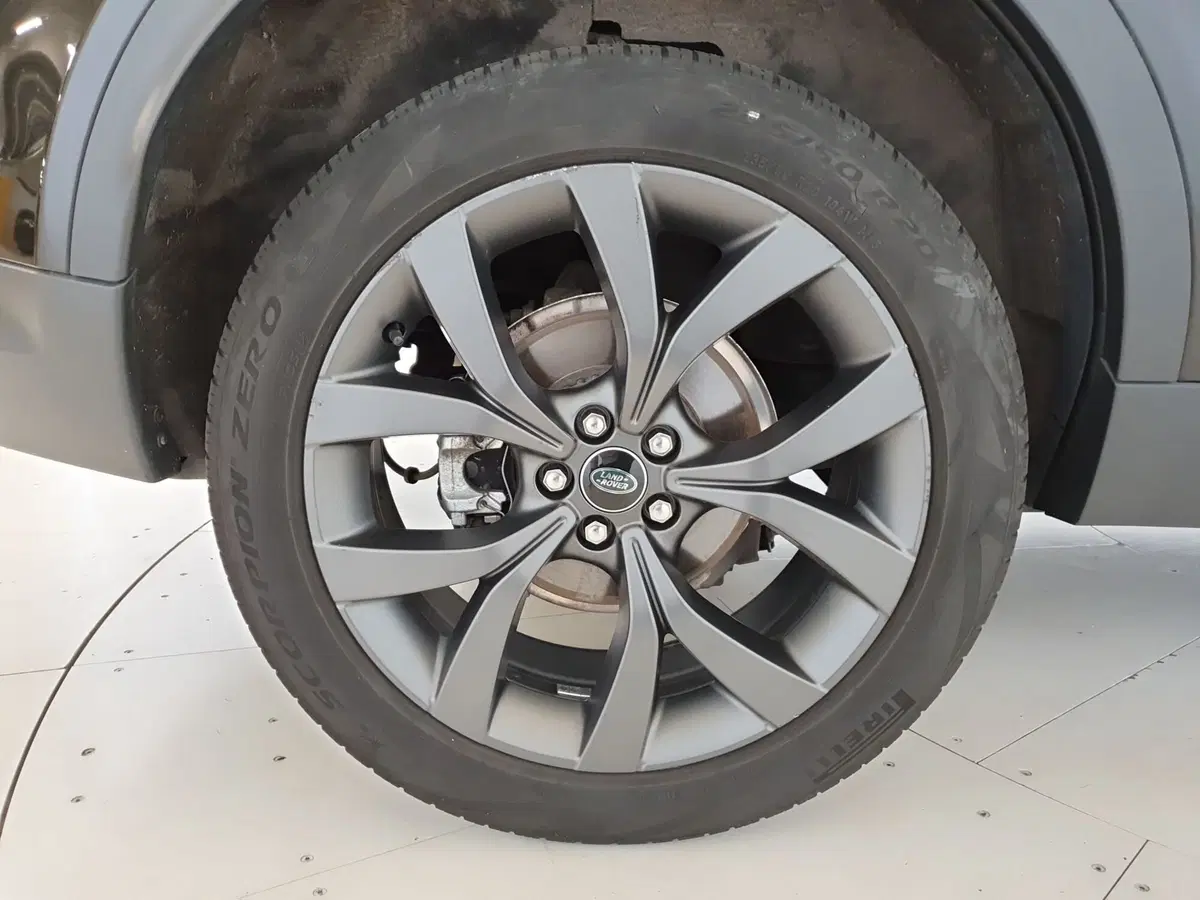 Land Rover Discovery Sport usata a Monza e Brianza (9)
