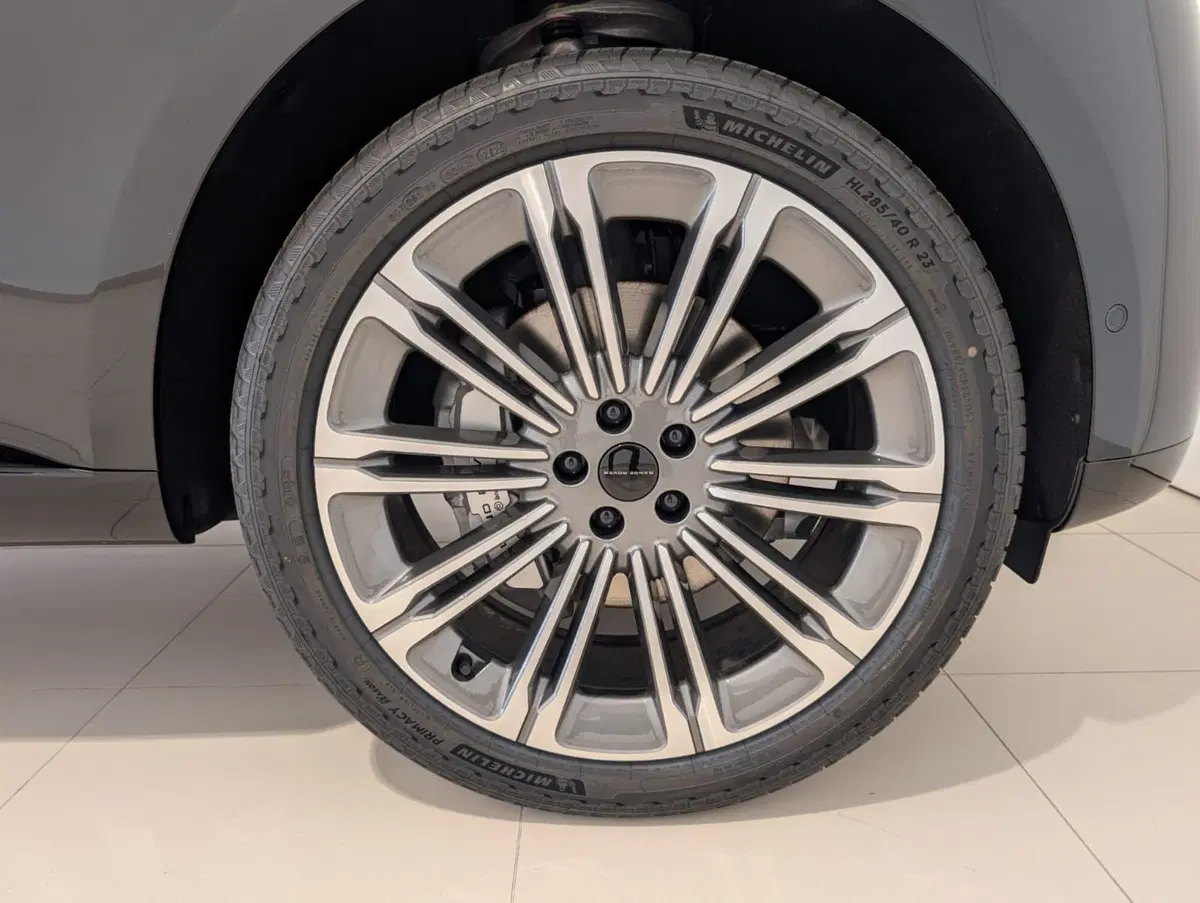 Land Rover Range Rover Sport nuova a Cuneo (9)