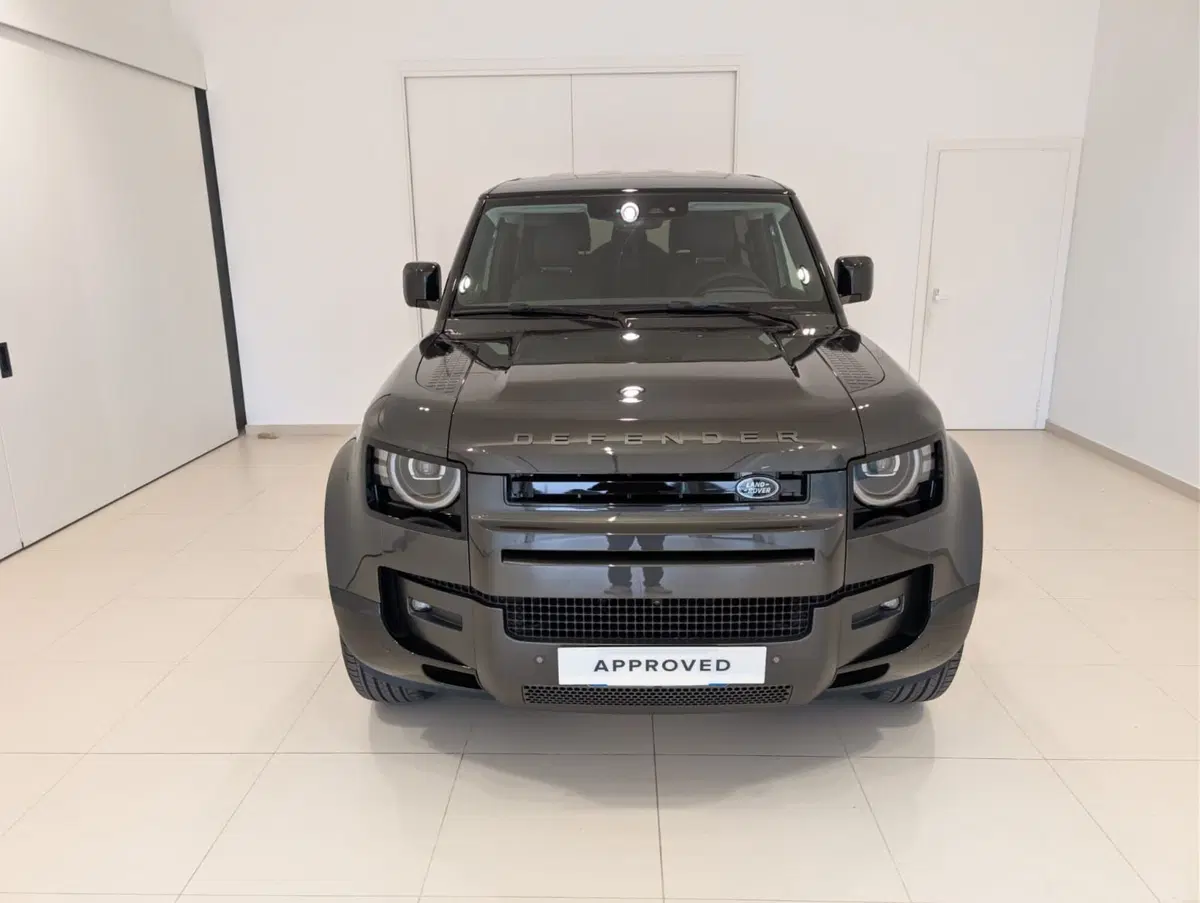 Land Rover Defender nuova a Cuneo (8)