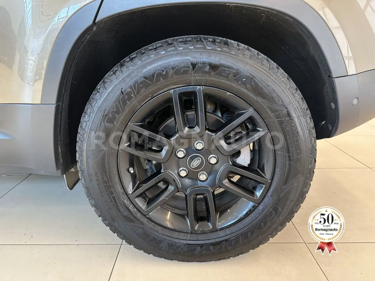 Land Rover Defender usata a Forlì-Cesena (9)
