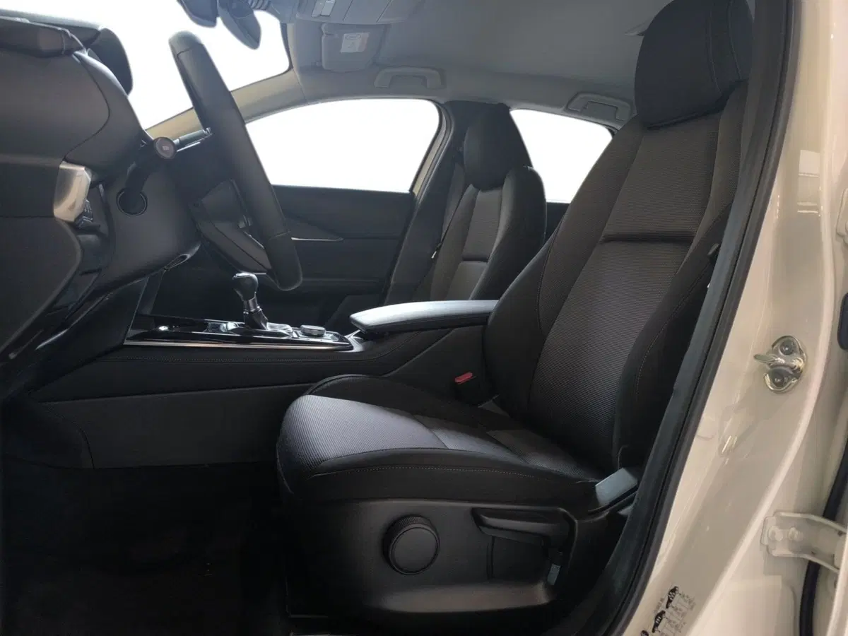 Mazda CX-30 nuova a Udine (8)