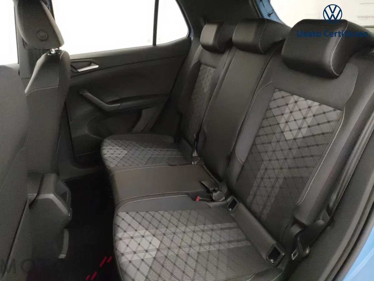 Volkswagen T-Cross nuova a Varese (10)