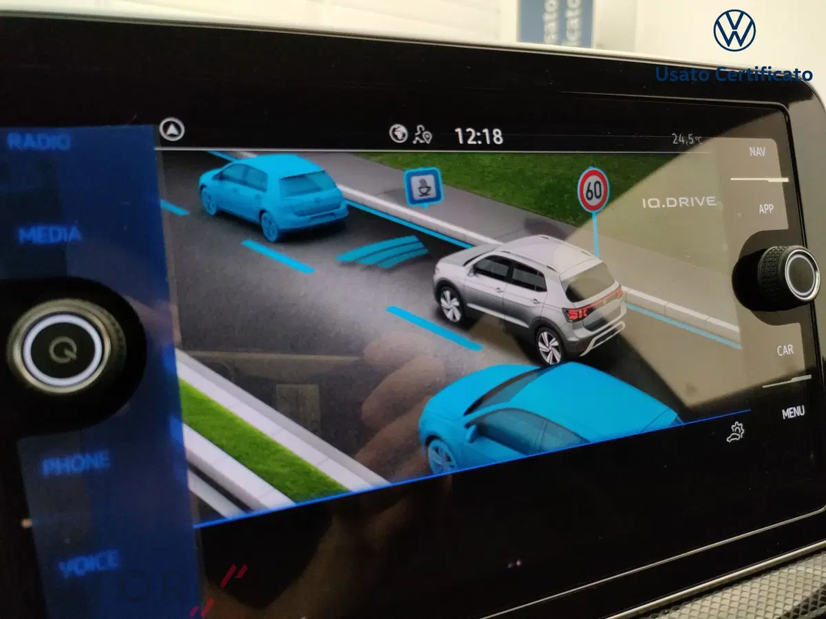 Volkswagen T-Cross nuova a Varese (15)