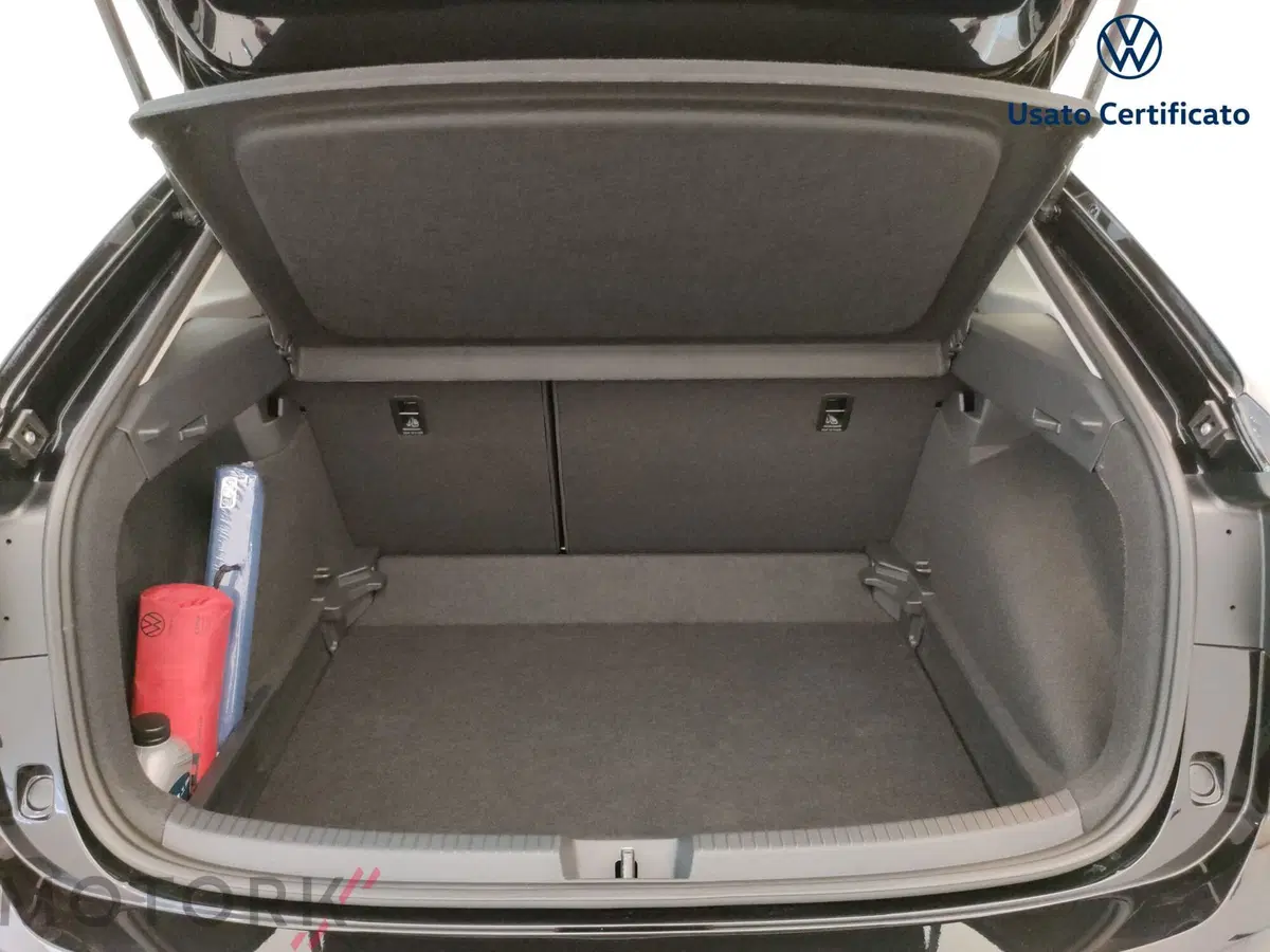 Volkswagen Taigo nuova a Varese (9)