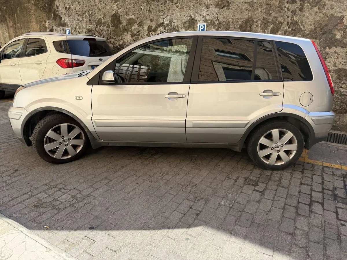 Ford Fusion usata a Genova (2)