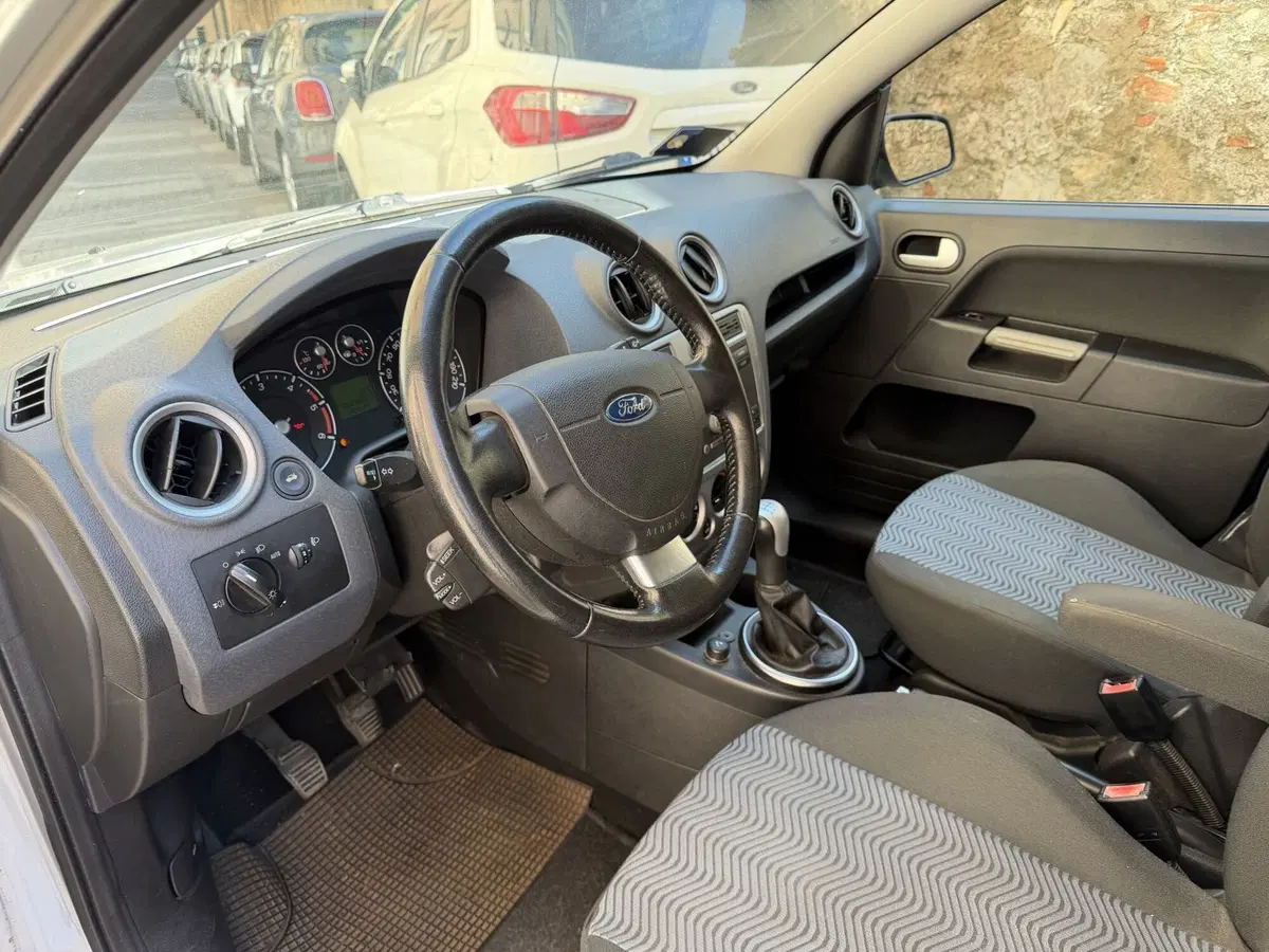 Ford Fusion usata a Genova (7)