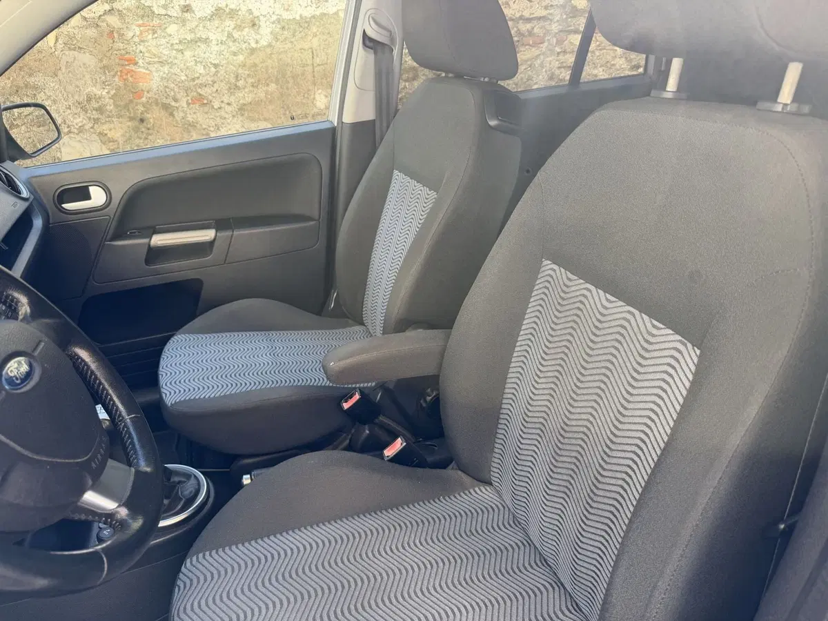 Ford Fusion usata a Genova (8)