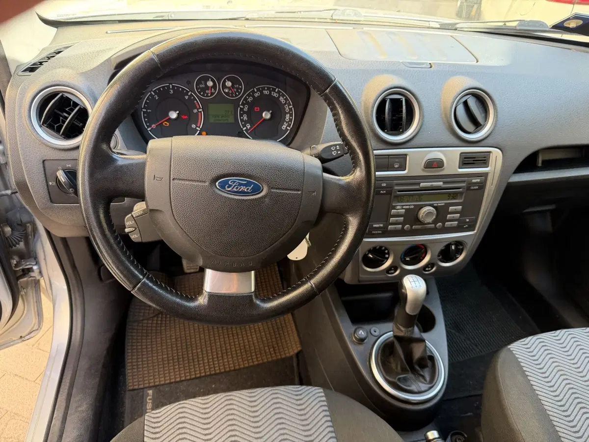 Ford Fusion usata a Genova (9)