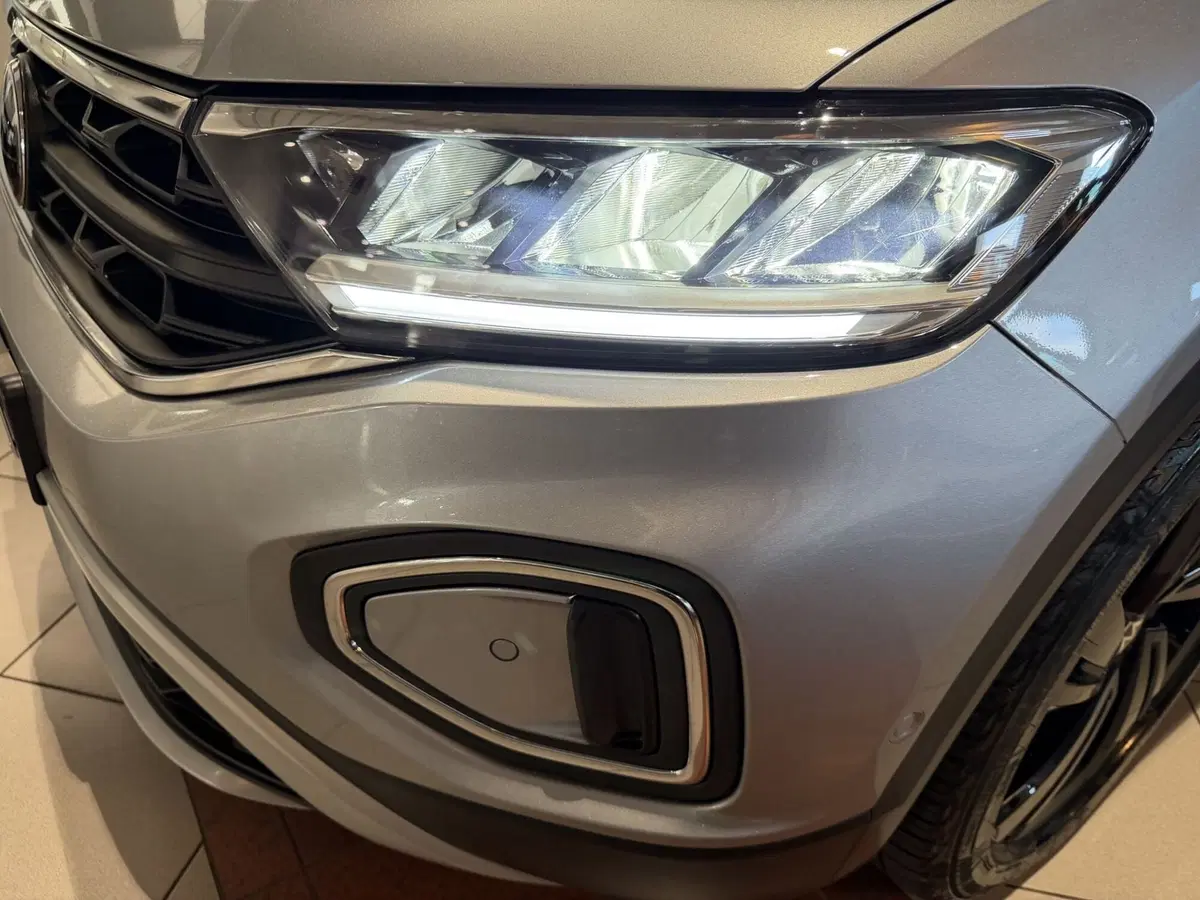 Volkswagen T-Roc usata a Genova (12)