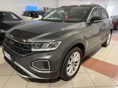 Volkswagen T-Roc 1.0 tsi Edition 115cv del 2024 usata a Genova