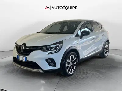 Renault Captur 1.6 full hybrid Techno 145cv auto del 2023 usata a Roma