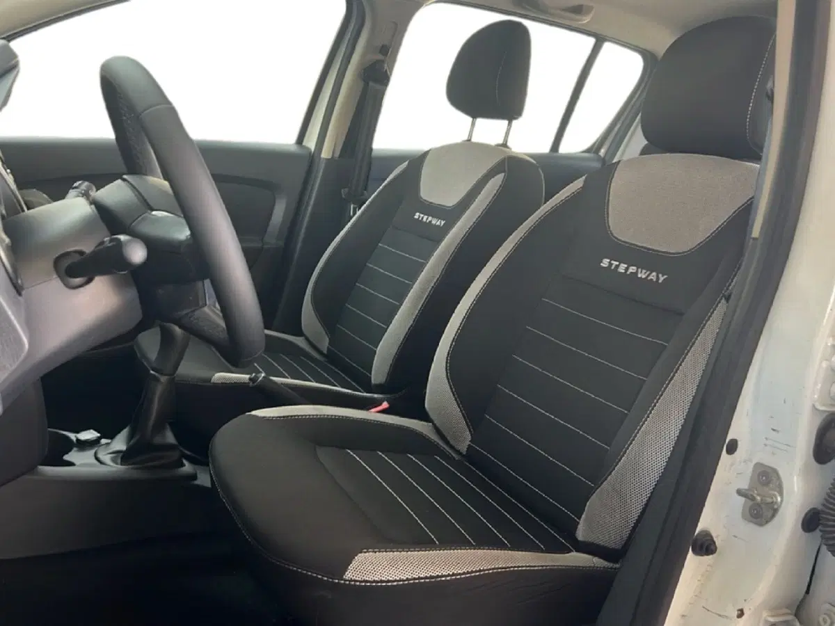 Dacia Sandero usata a Roma (12)
