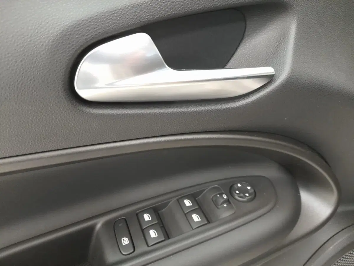 Jeep Avenger nuova a Alessandria (19)