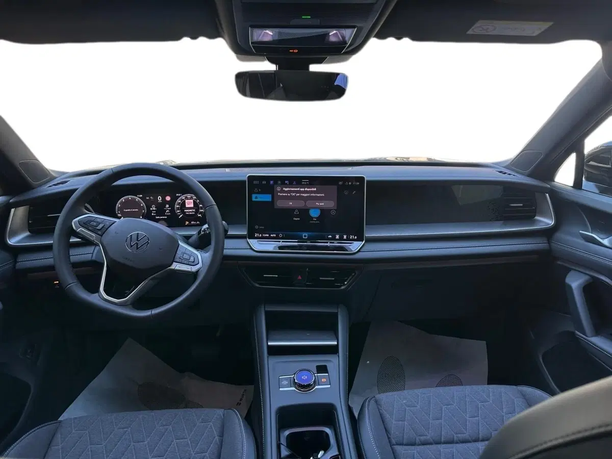 Volkswagen Tayron nuova a Lecco (5)