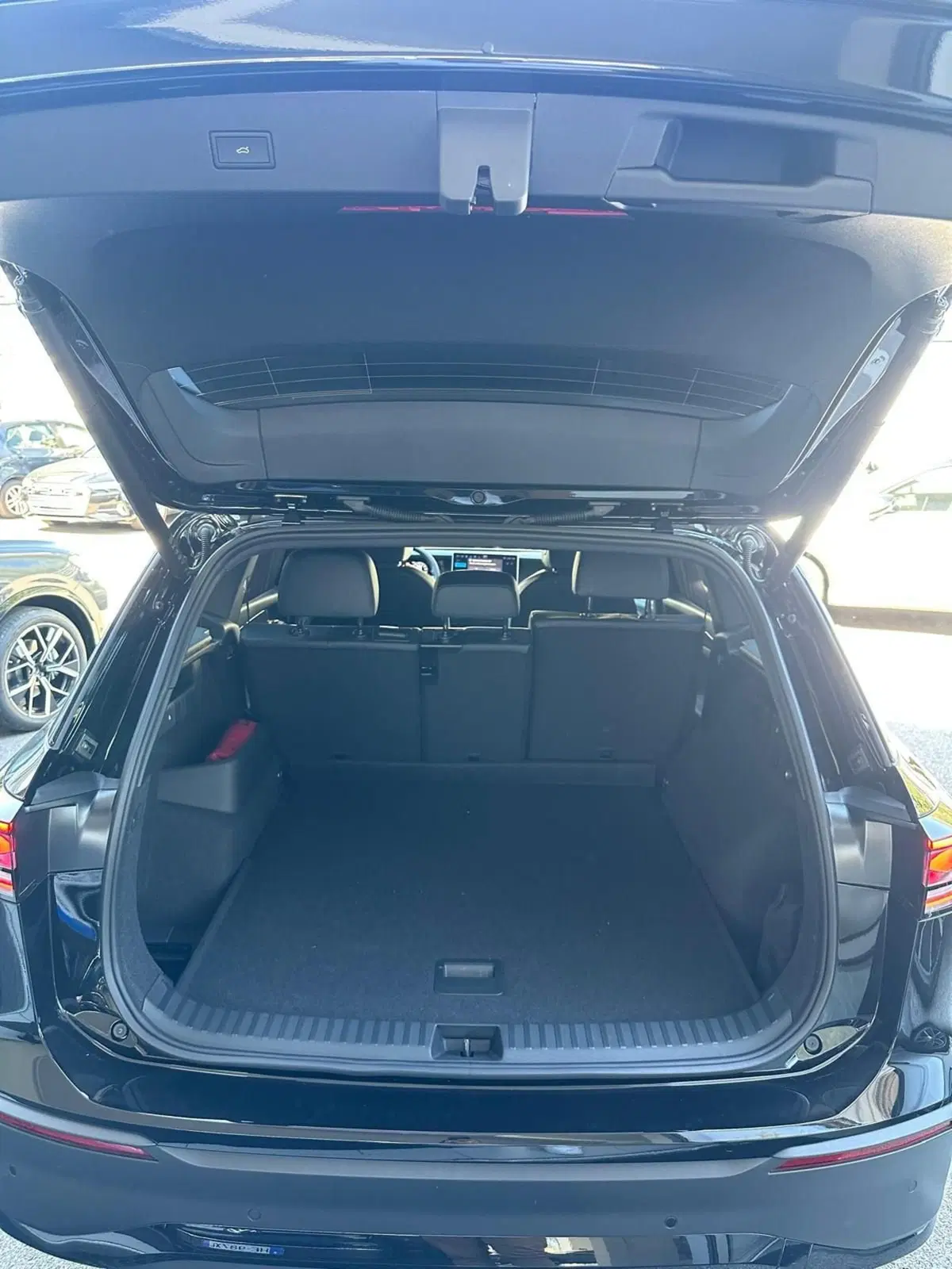 Volkswagen Tayron nuova a Lecco (7)