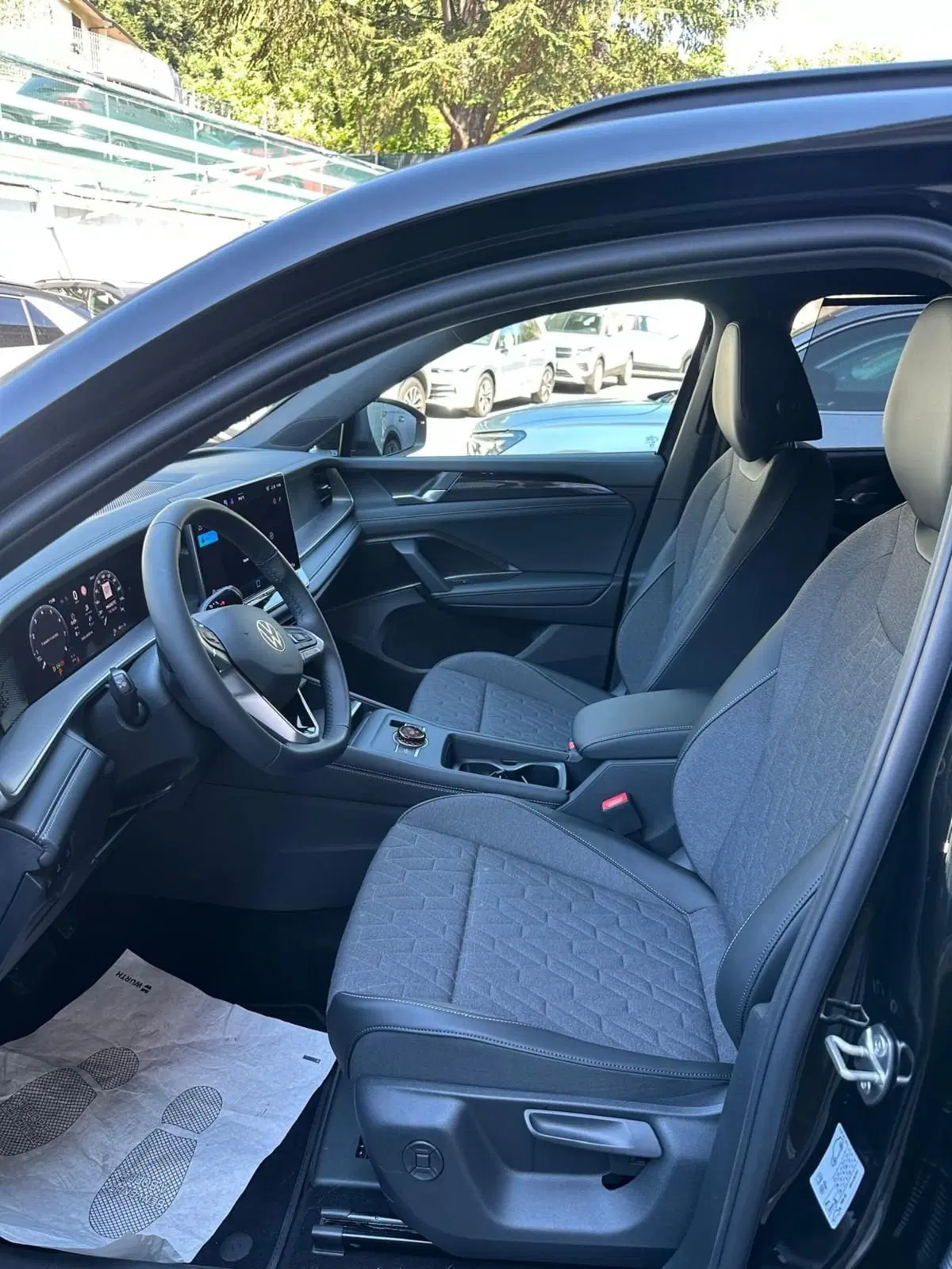 Volkswagen Tayron nuova a Lecco (8)