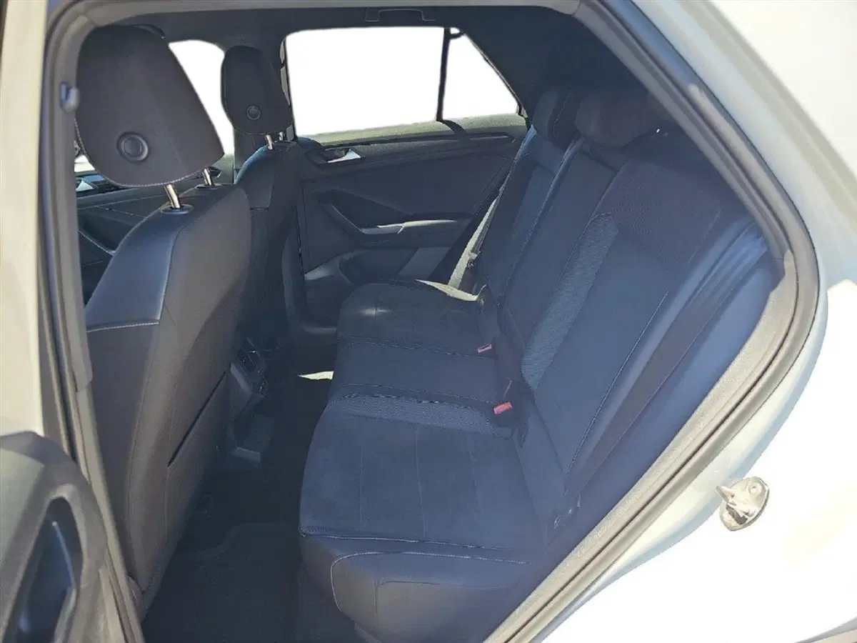 Volkswagen T-Roc usata a Lecco (13)