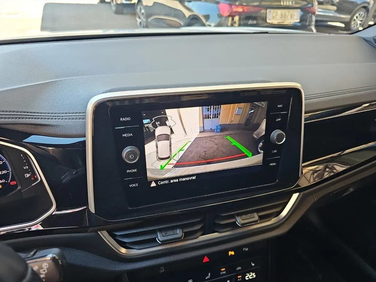 Volkswagen T-Roc usata a Lecco (16)