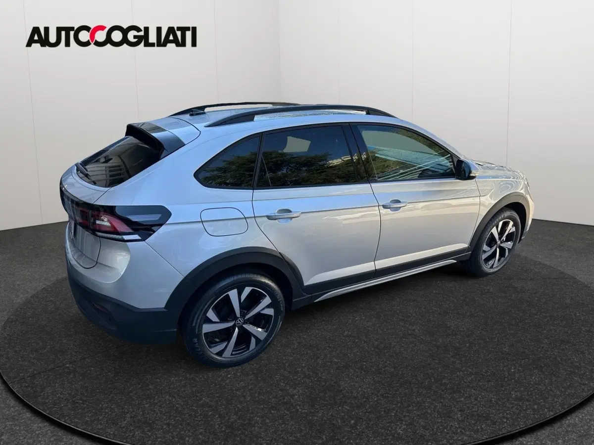 Volkswagen Taigo nuova a Lecco (2)