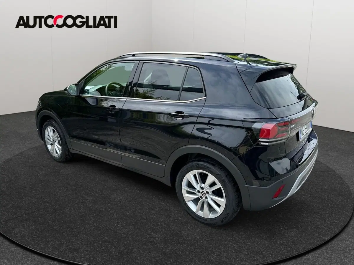 Volkswagen T-Cross nuova a Lecco (3)