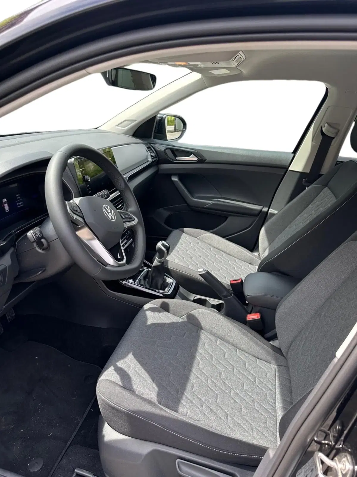 Volkswagen T-Cross nuova a Lecco (4)