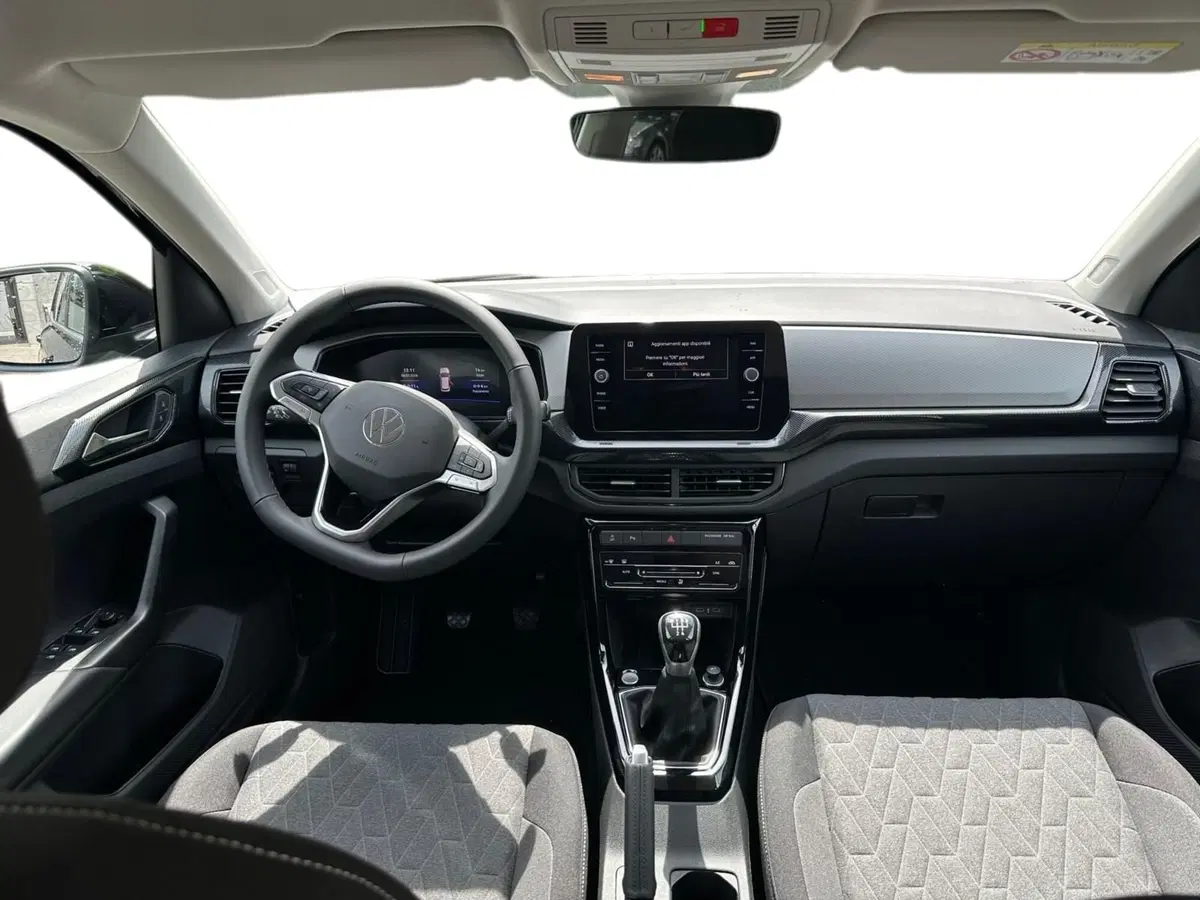 Volkswagen T-Cross nuova a Lecco (6)