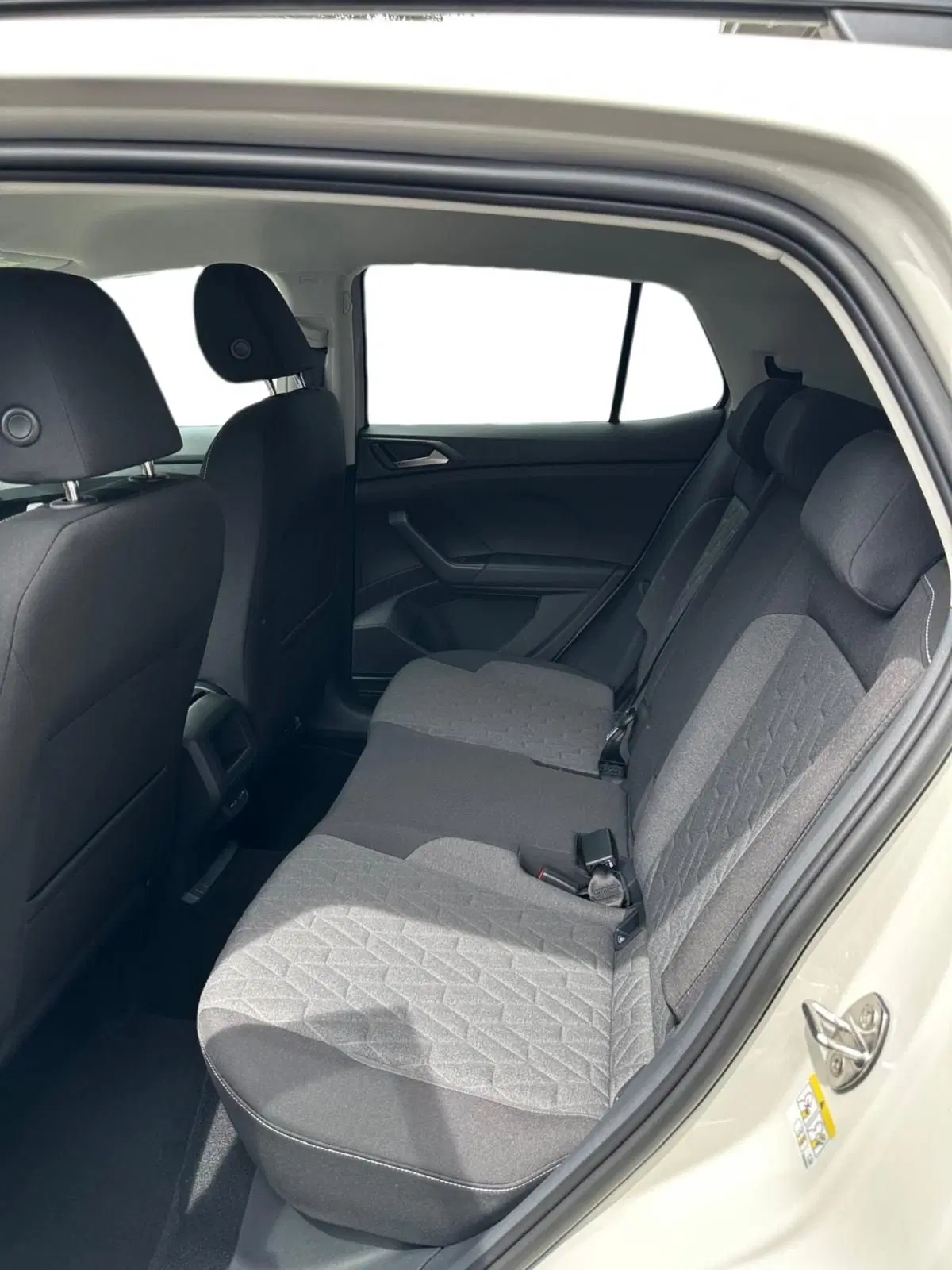 Volkswagen T-Cross nuova a Lecco (6)