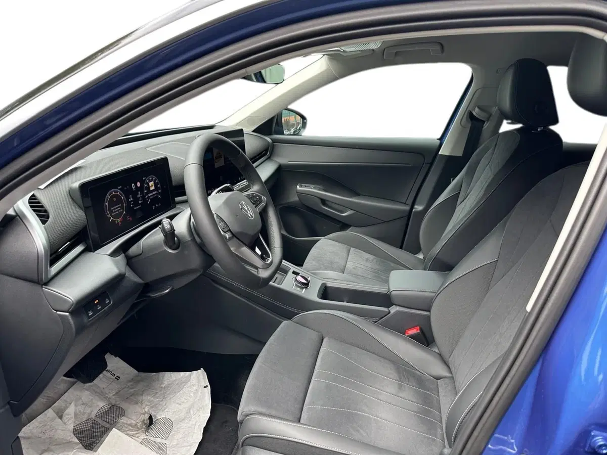 Volkswagen T-Roc nuova a Lecco (6)