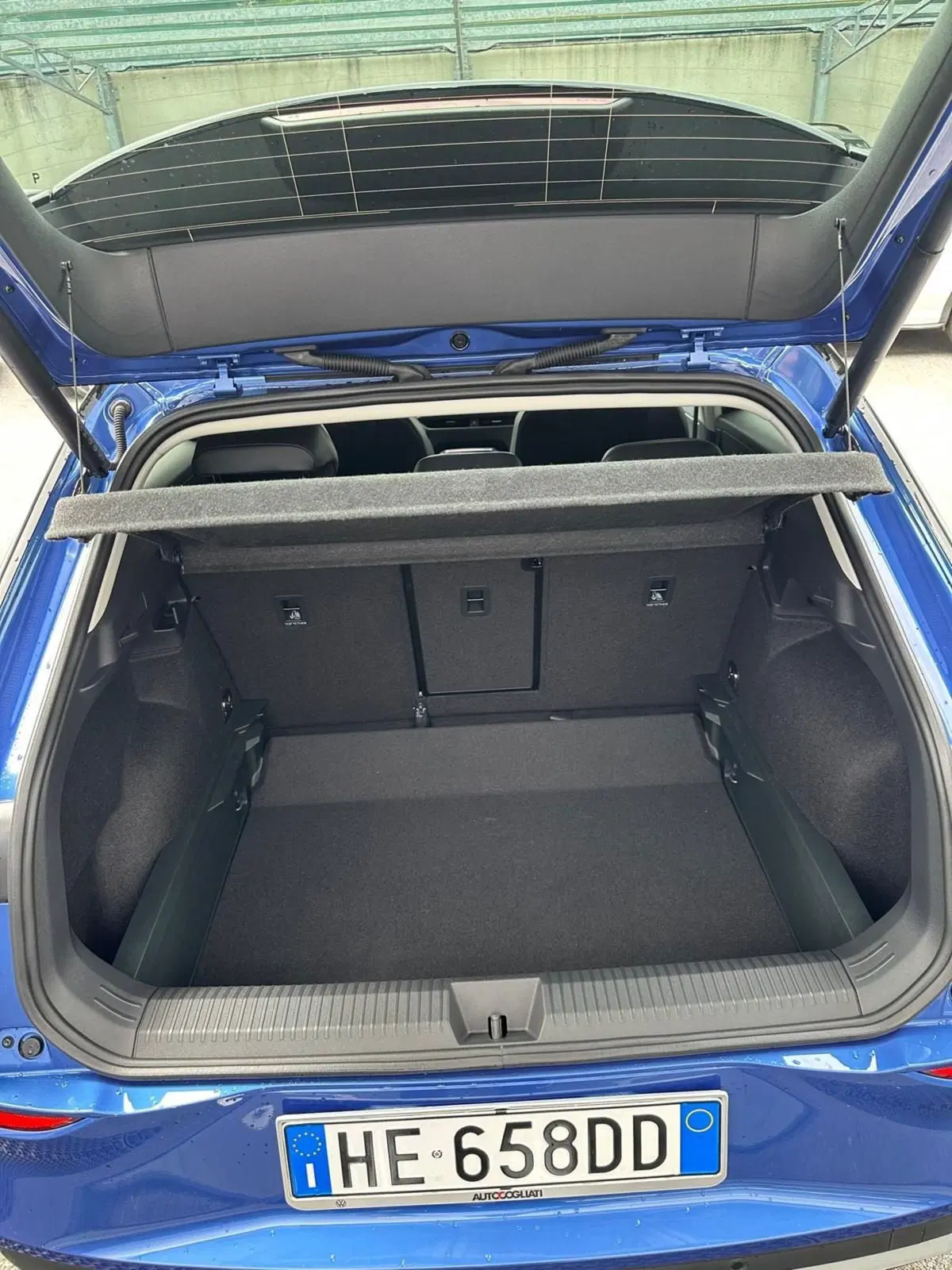 Volkswagen T-Roc nuova a Lecco (8)