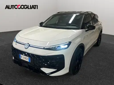 Volkswagen T-Roc 1.5 etsi R-Line 150cv dsg nuova a Merate
