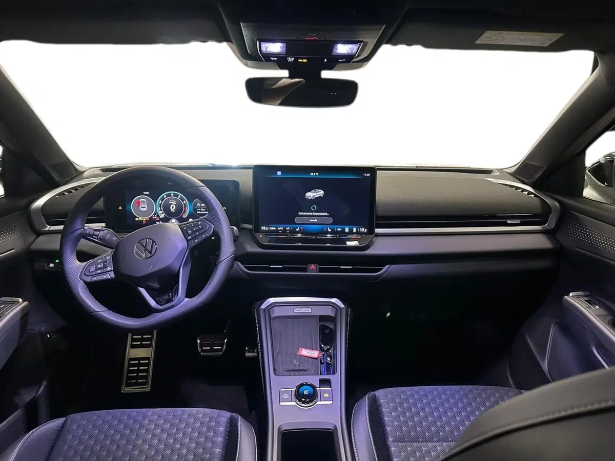 Volkswagen T-Roc nuova a Lecco (6)