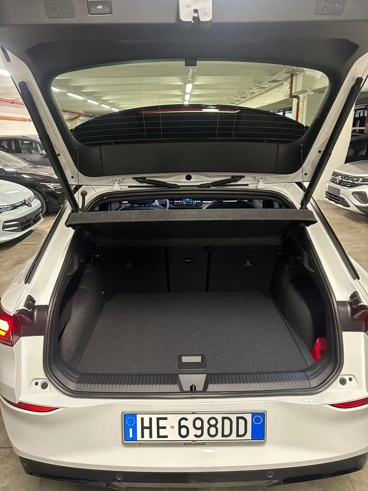 Volkswagen T-Roc nuova a Lecco (9)