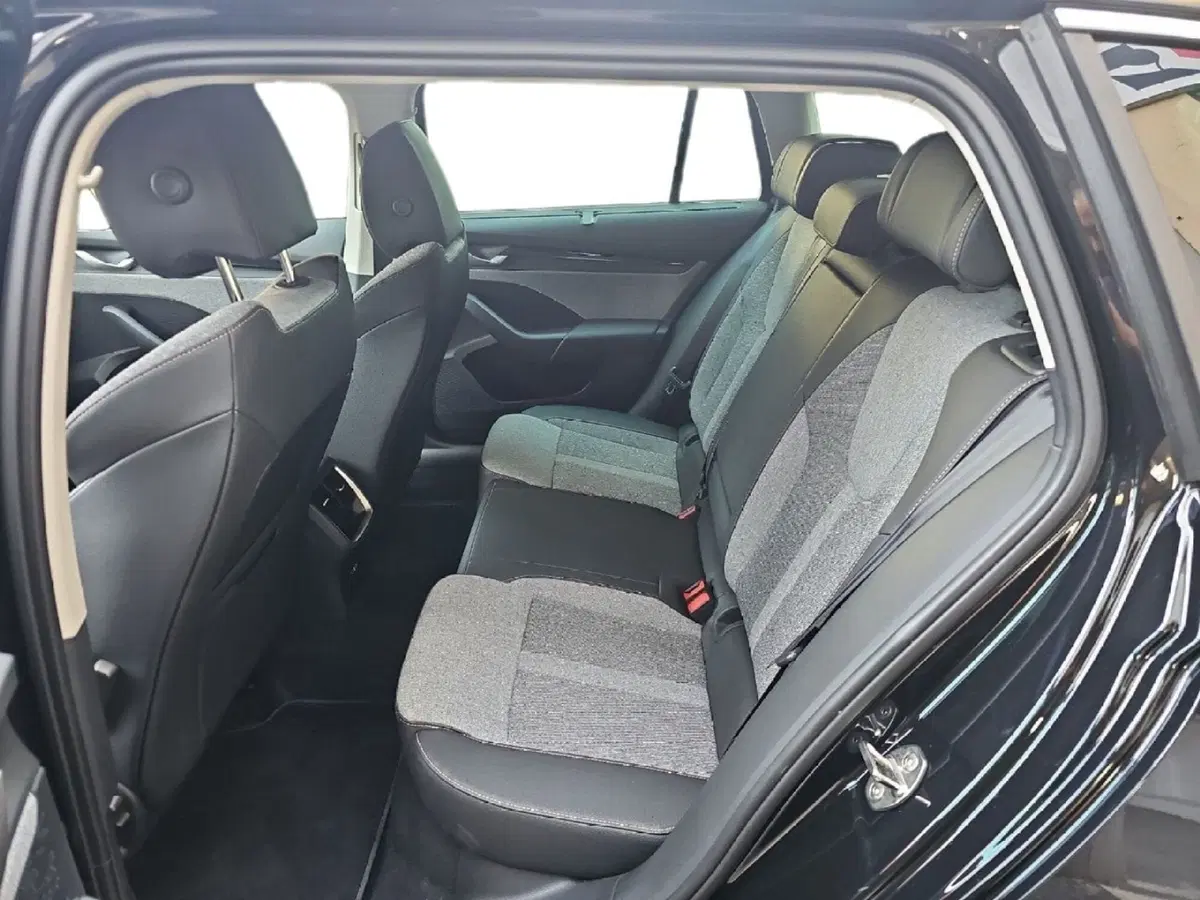 Skoda Octavia Station Wagon nuova a Lecco (12)
